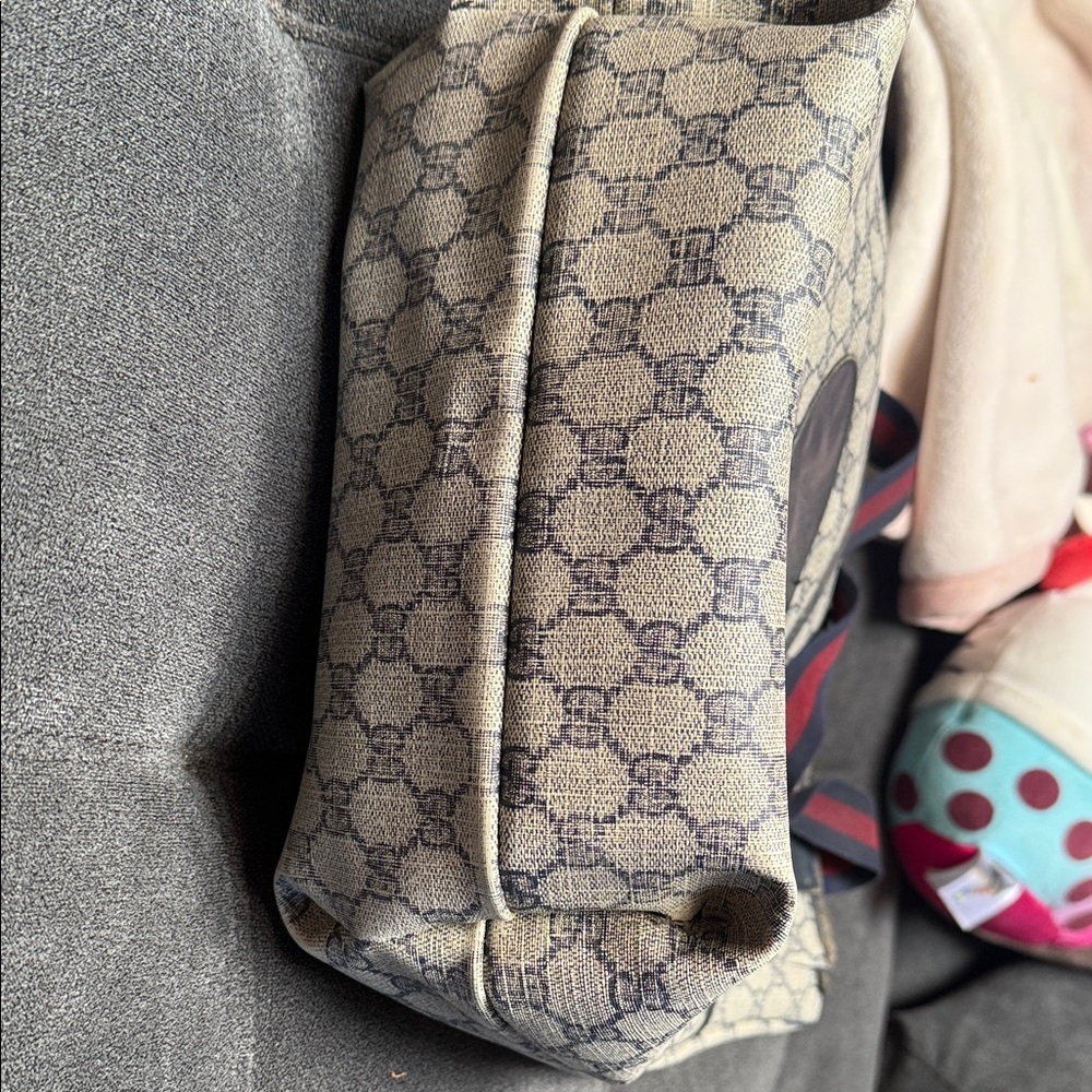 Gucci Beige and Navy Tote with Red Accents - Picture 5 of 5